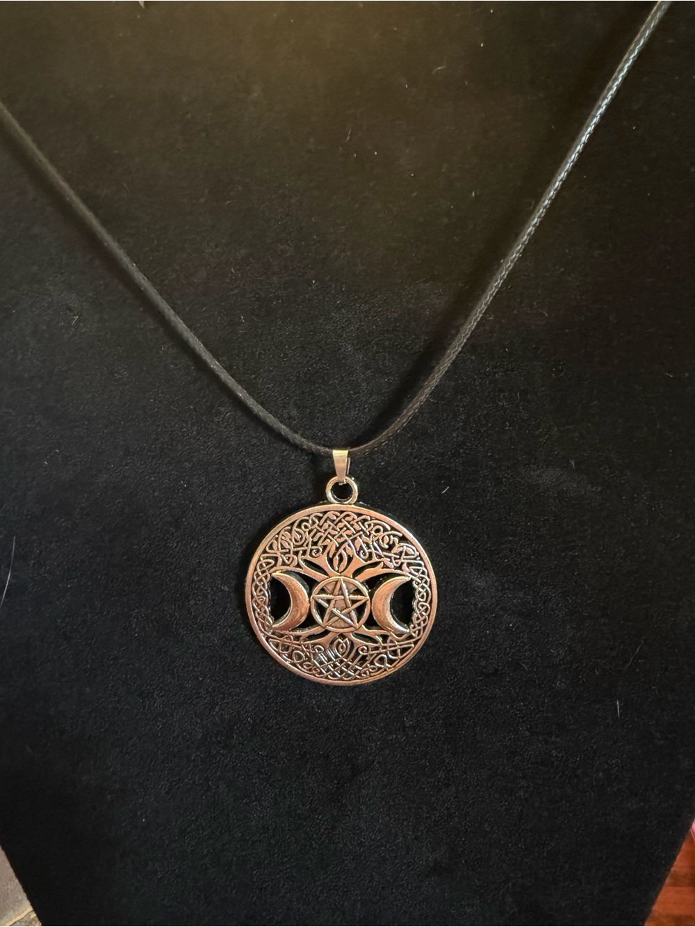 ✴️New✴️Triple Moon Pentagram Pendant Necklace
